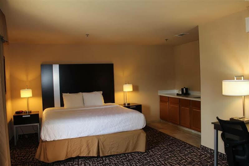 Best Western Plus The Woodlands Exterior photo